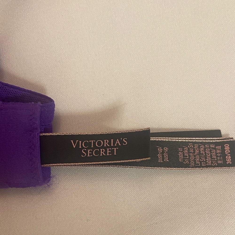 Victoria's Secret Vibrant Purple Lace Bra - Picture 2 of 7